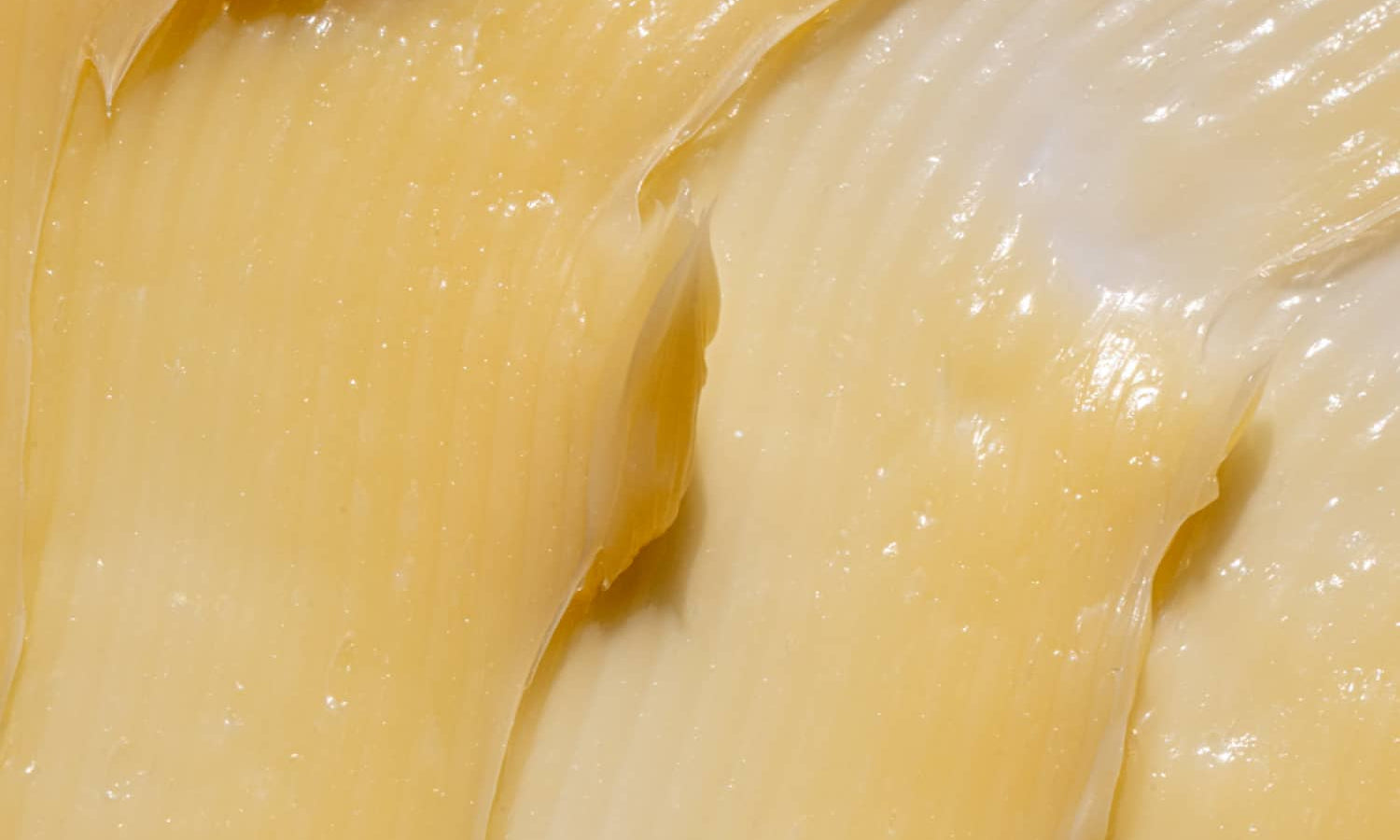 Manuka Honey vs Raw Honey For Skin