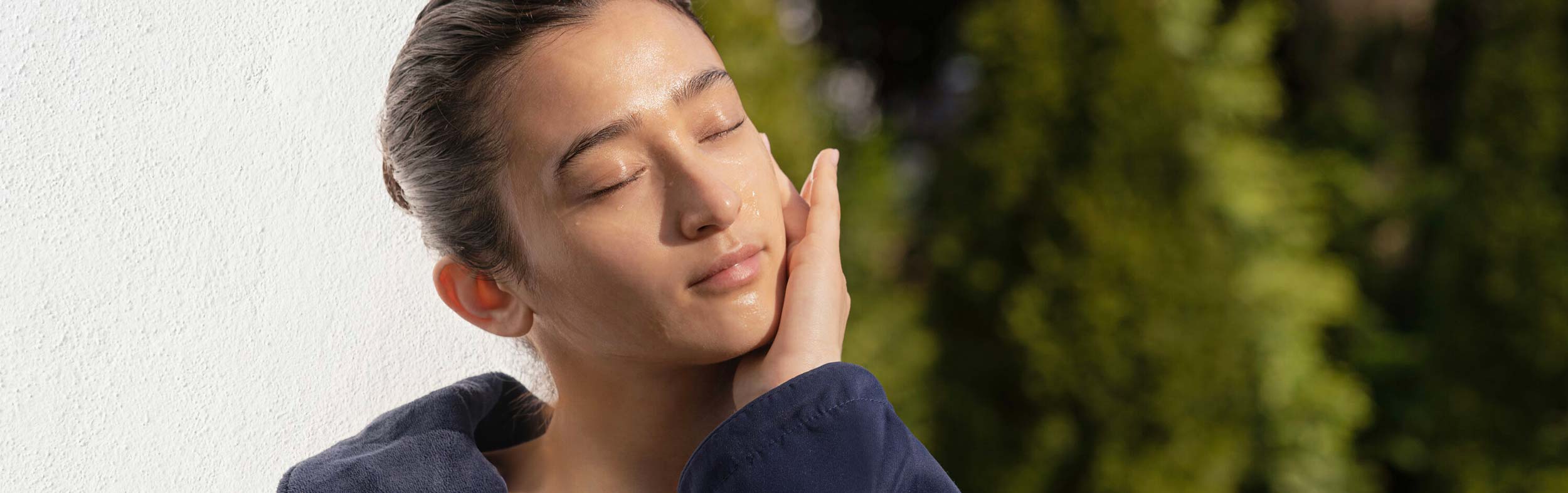 woman applying Aloe Vera Gel Mask