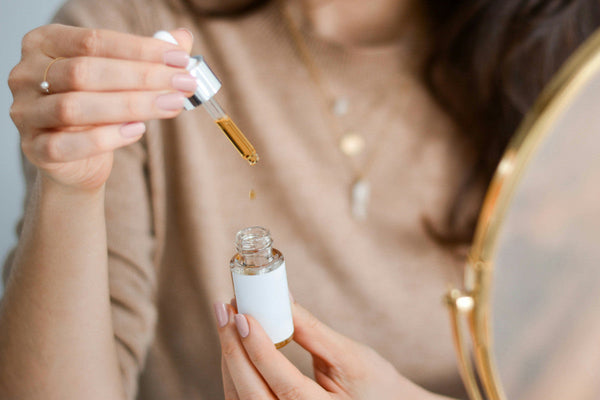 Hyaluronic Acid vs Vitamin C for Skin: Is Vitamin C or Hyaluronic Acid Better