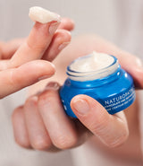 Chill Chocolate Vine Restorative Eye Balm texture